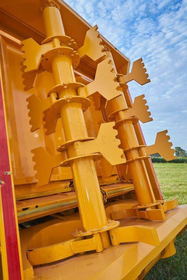 TerraKat Patented 1-Inch Plate Steel Vertical Beaters